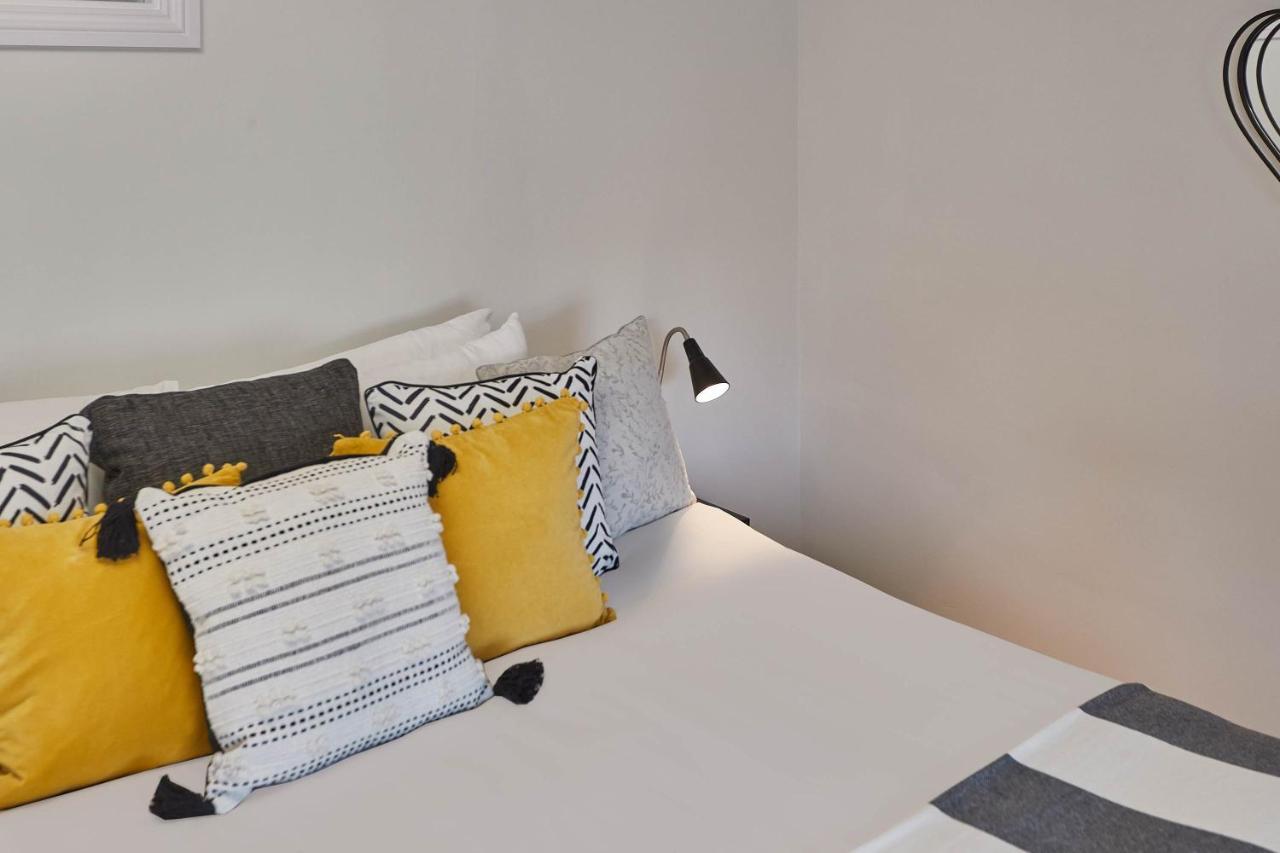 Host & Stay - Princess Place Townhouse Whitby Dış mekan fotoğraf