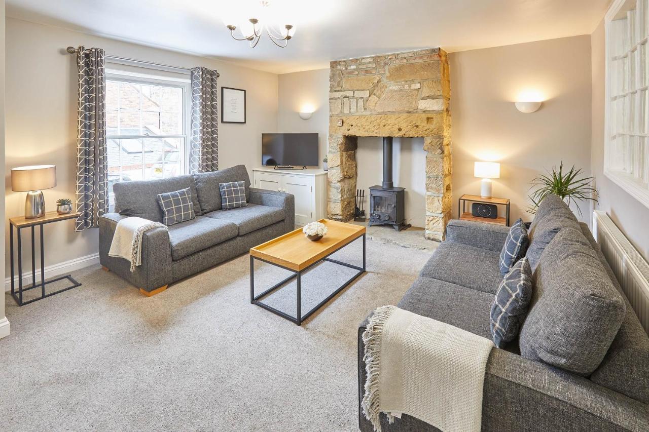 Host & Stay - Princess Place Townhouse Whitby Dış mekan fotoğraf